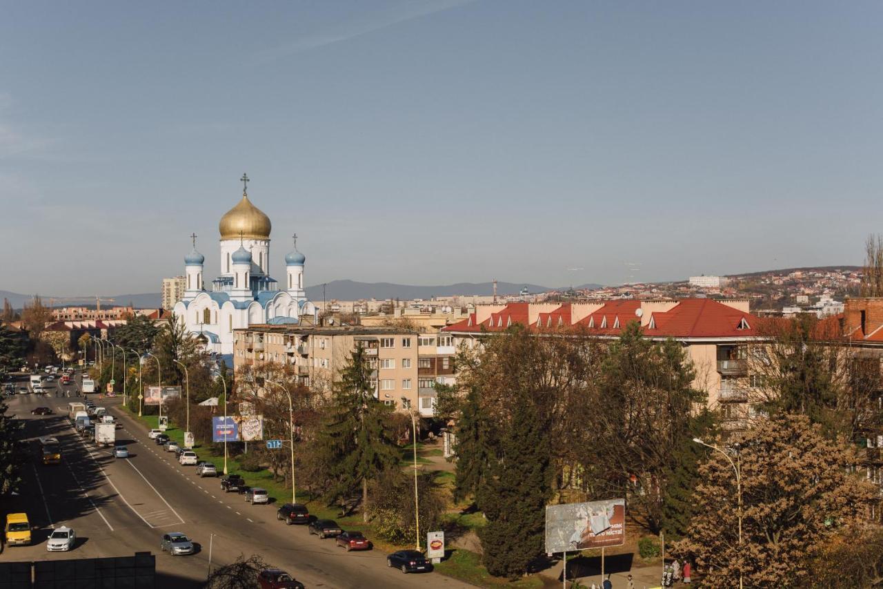 1 Найкраще Розташування В Місті Новая Квартира В Центрі Oezjhorod Buitenkant foto
